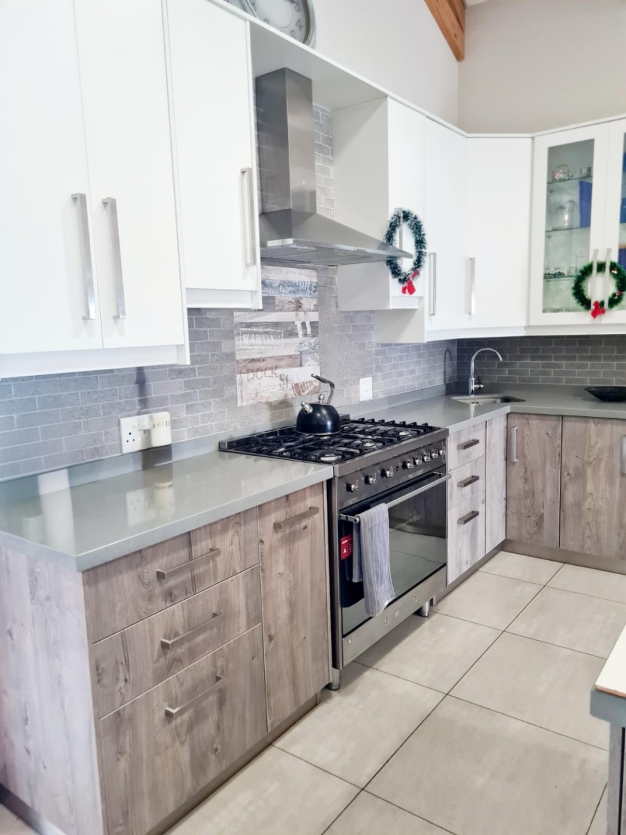 4 Bedroom Property for Sale in Heron Banks Golf Estate Free State